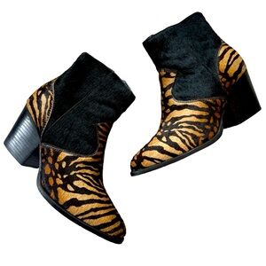 Animal Print Johnston Murphy Heeled Booties 🐅 Size 7.5